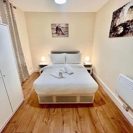 Studio Flat In Colliers Wood Appartamento Londra Esterno foto