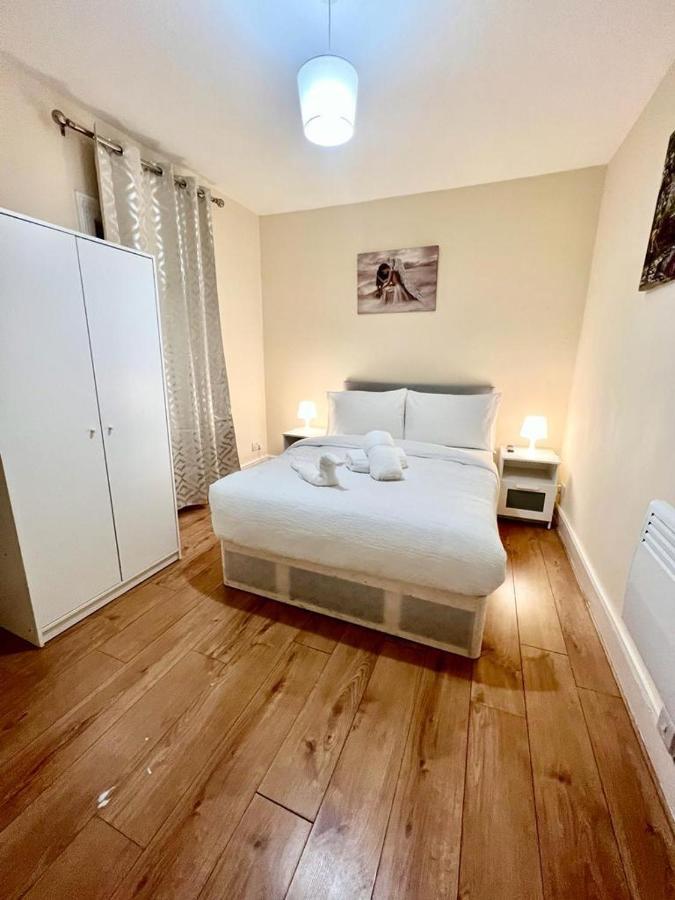Studio Flat In Colliers Wood Appartamento Londra Esterno foto